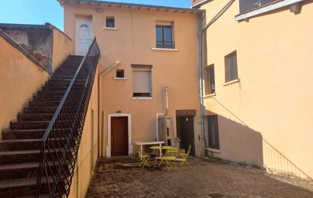 Annonces TLYON : Immeuble | LA TOUR-DE-SALVAGNY (69890) | 162 m2 | 550 000 € 